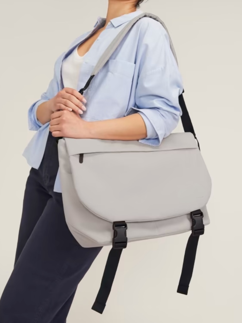 Everlane ReNew Transit Messenger bag, grey